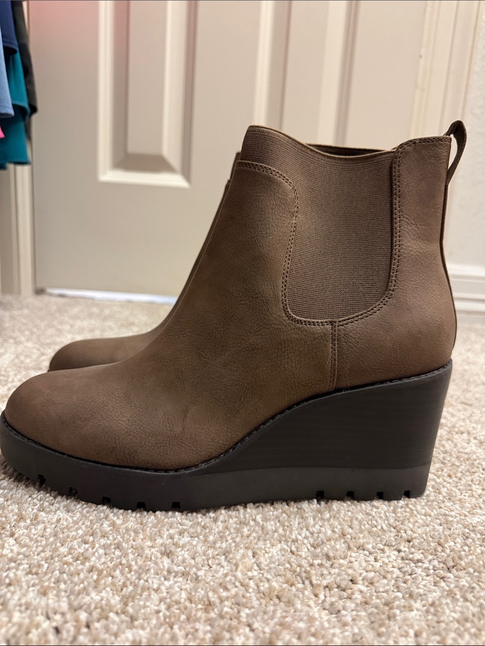 Women’s Chelsea Wedge Ankle Boots - Brown